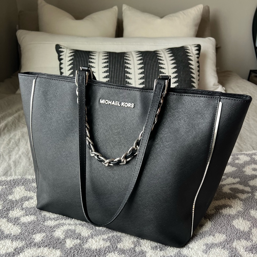 MK Jet Set Travel Tote Bag